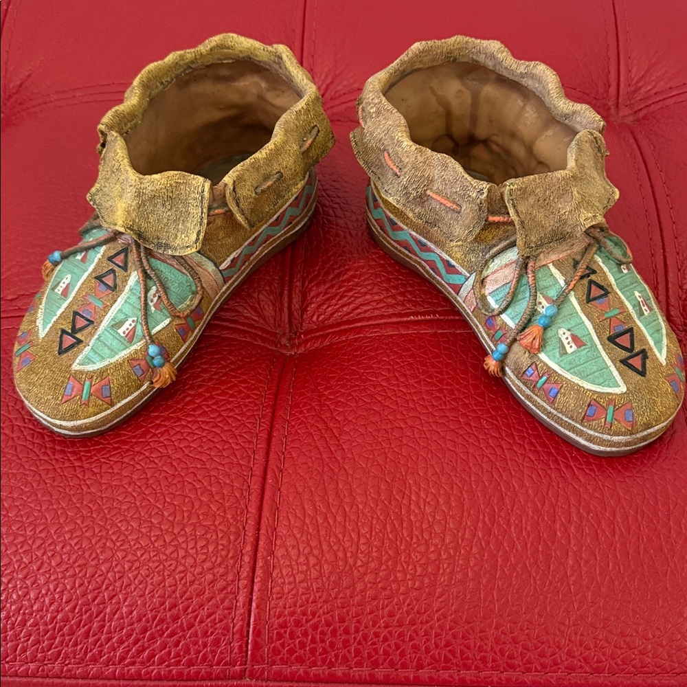 Vtg Southwestern Clay Moccasin Figurines Painted Shoes Ornaments - Picture 3 of 10